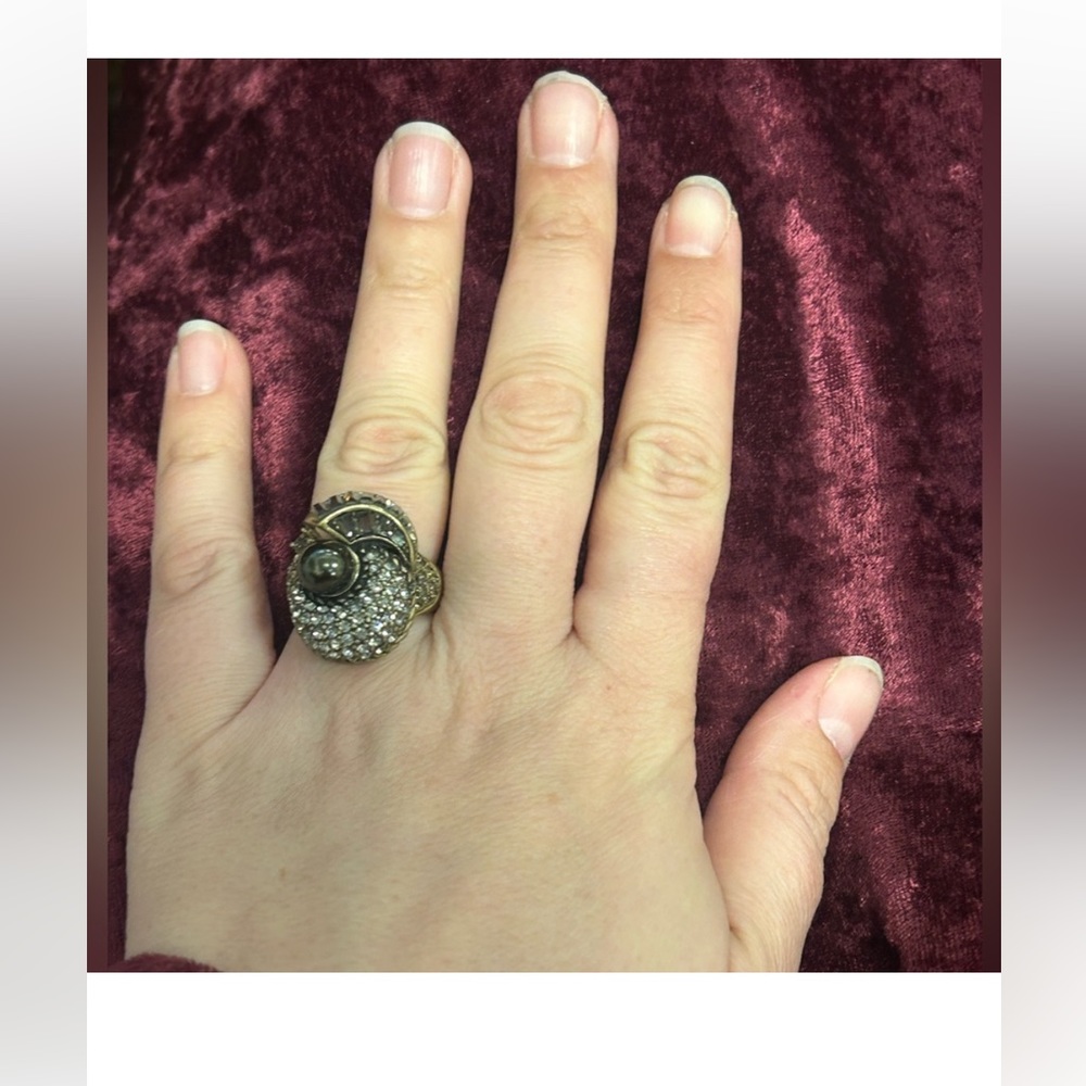 Vintage Heidi Daus faux brown pearl rhinestone twist brass tone ring, size 7